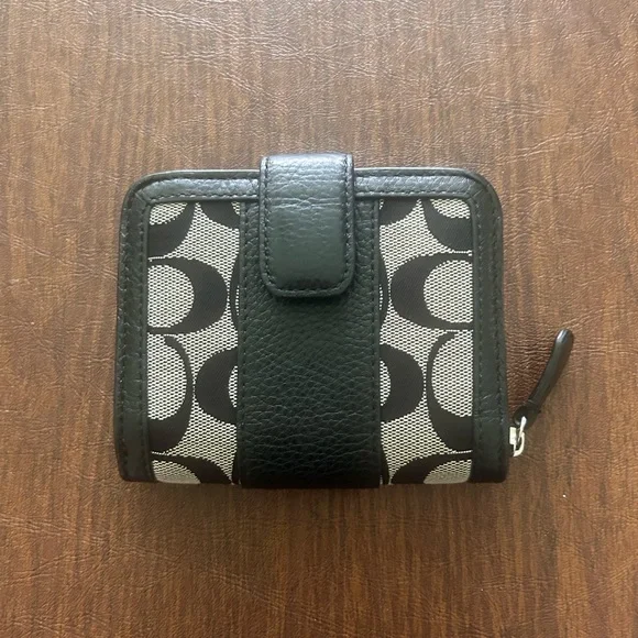 Coach Monogram Black and Cream Wallet - Picture 2 of 5